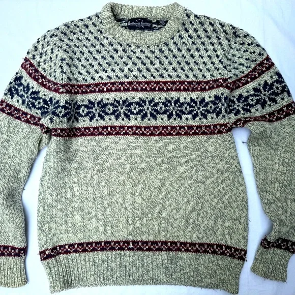 Northwest Territory Men's Vintage Crewneck Sweater - Cream and Burgundy Pattern - Picture 1 of 5